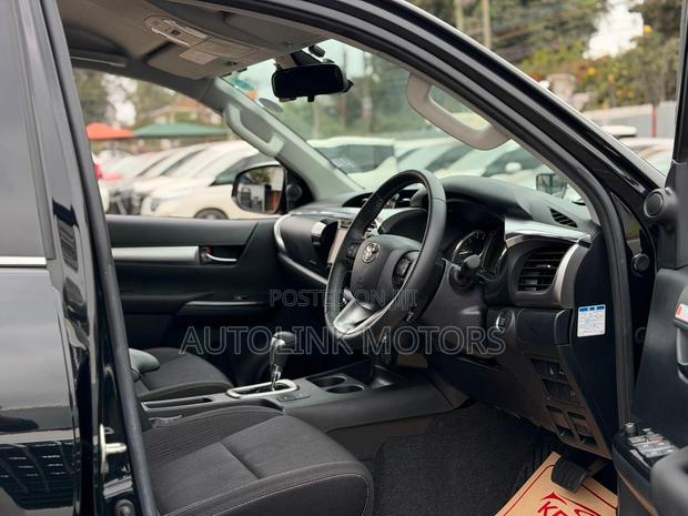 Toyota Hilux Revo Double Cab Deisel 2.4 AWD 2021 Black