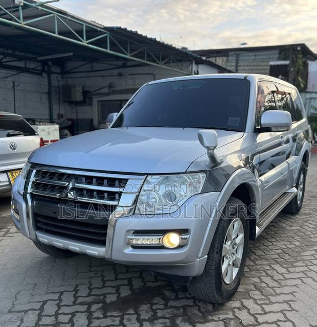Mitsubishi Pajero V90 3.0 V6 GL 2016 Silver