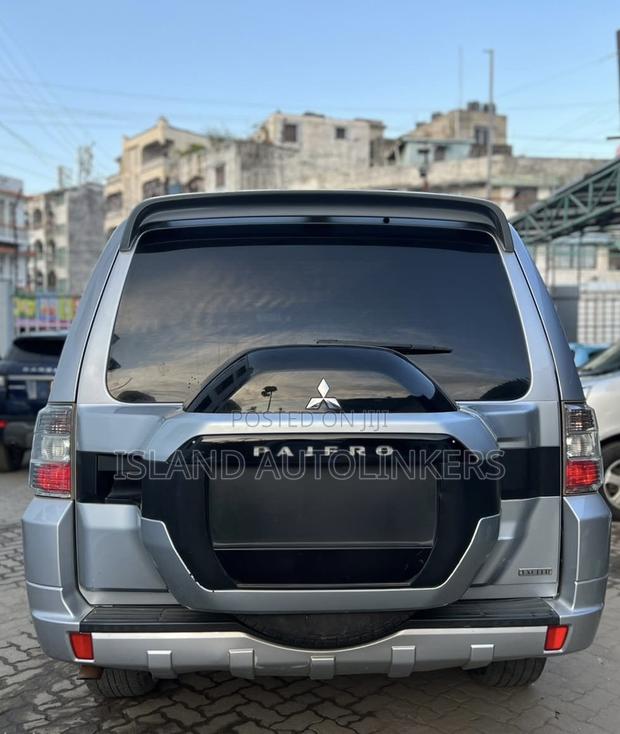 Mitsubishi Pajero V90 3.0 V6 GL 2016 Silver