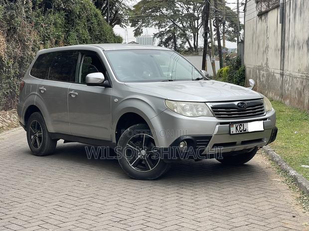 Subaru Forester 2011 Silver