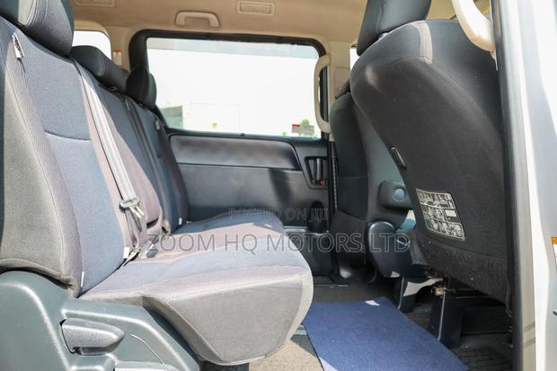 Toyota Voxy 2016 Silver