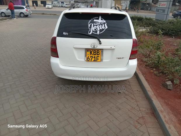 Toyota Corolla Fielder 2002 White