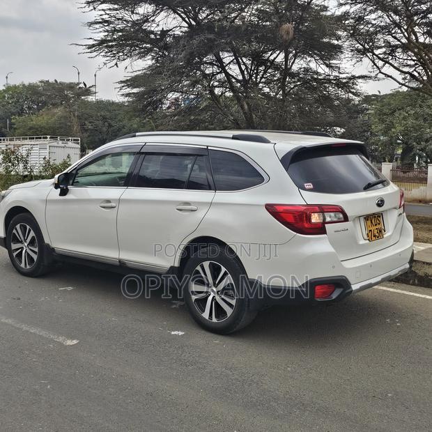 Subaru Outback 2017 White