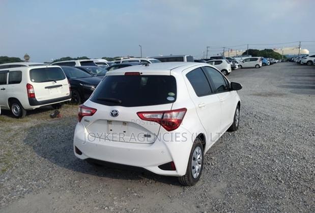 Toyota Vitz 1.5 FWD Hybrid 5dr 2019 White