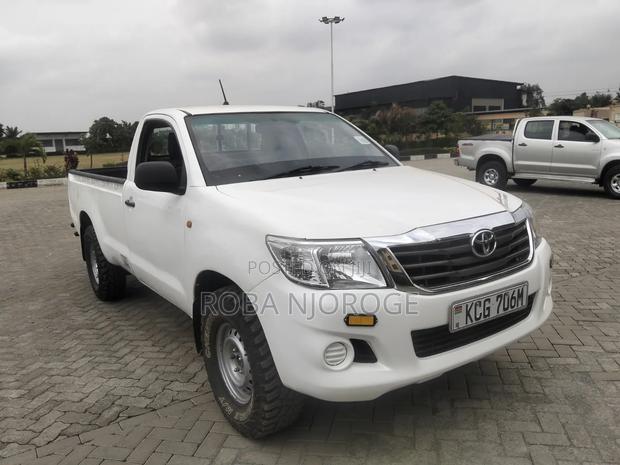 Toyota Hilux 2015 Off white