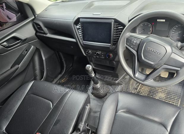 Isuzu D-MAX 2025 White