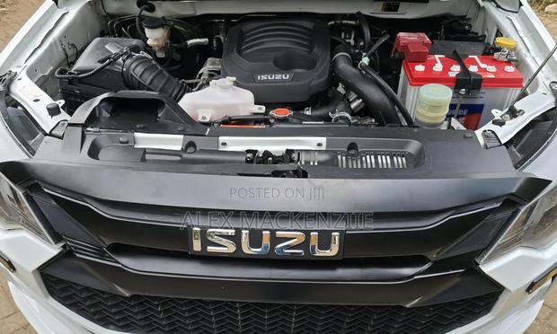 Isuzu D-MAX 2025 White