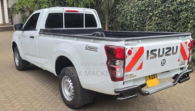 Isuzu D-MAX 2025 White