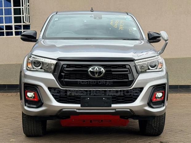 Toyota Hilux 2019 Gray