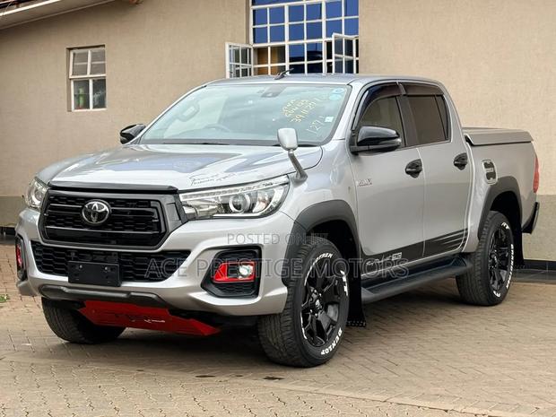 Toyota Hilux 2019 Gray