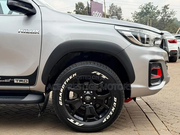Toyota Hilux 2019 Gray