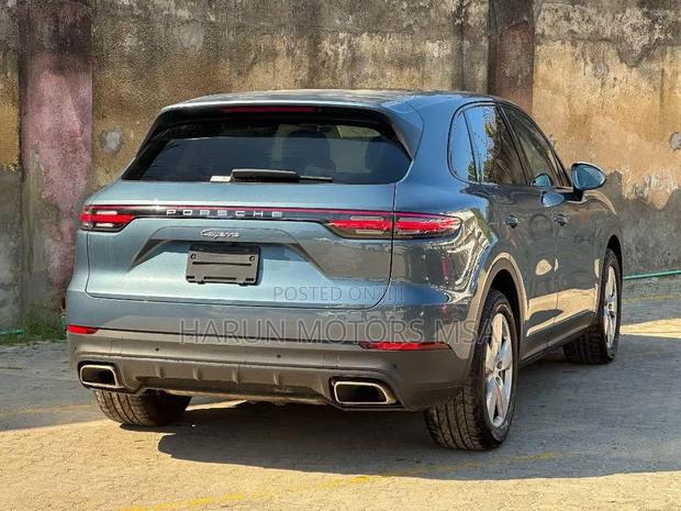 Porsche Cayenne 2019 Blue