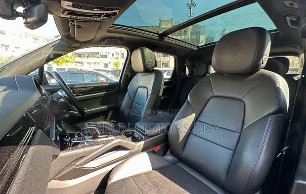 Porsche Cayenne 2019 Blue