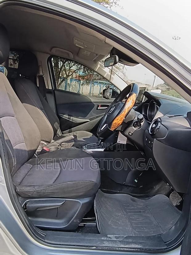 Mazda Demio 2016 Silver