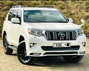 Toyota Land Cruiser 2017 Pearl for sale