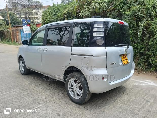 Toyota Sienta 2007 Silver