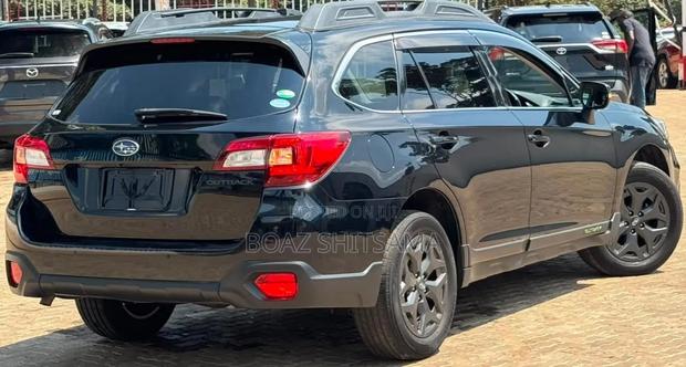 Subaru Outback 2019 Black