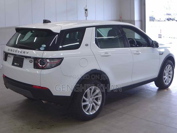 Land Rover Discovery Sport 2019 White