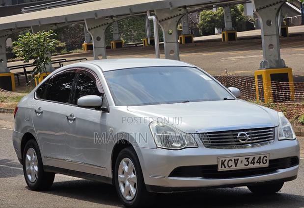 Nissan Bluebird 2012 Silver
