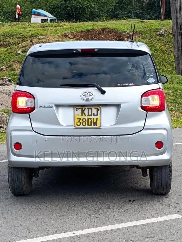 Toyota Passo 2015 Silver