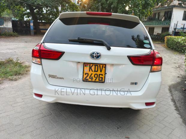 Toyota Corolla Fielder 2018 White