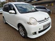 Toyota Sienta 2008 White for sale