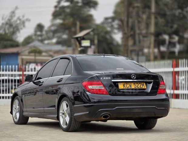 Mercedes-Benz C200 2012 Black