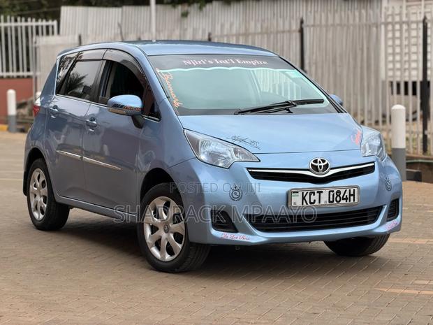 Toyota Ractis 2015 Blue