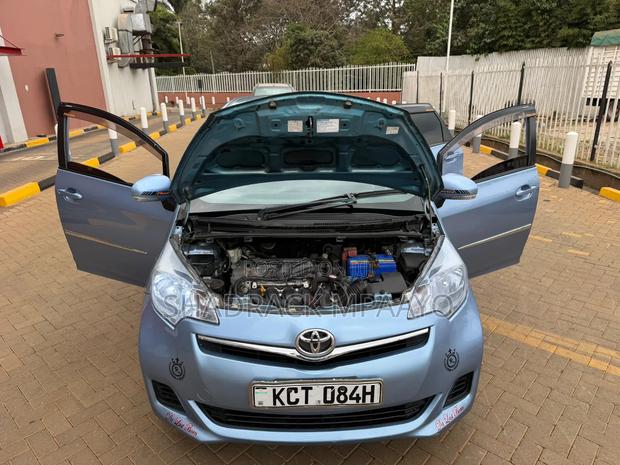 Toyota Ractis 2015 Blue
