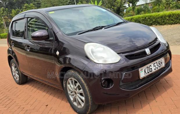 Toyota Passo 2016 Purple