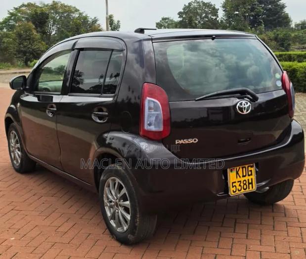 Toyota Passo 2016 Purple