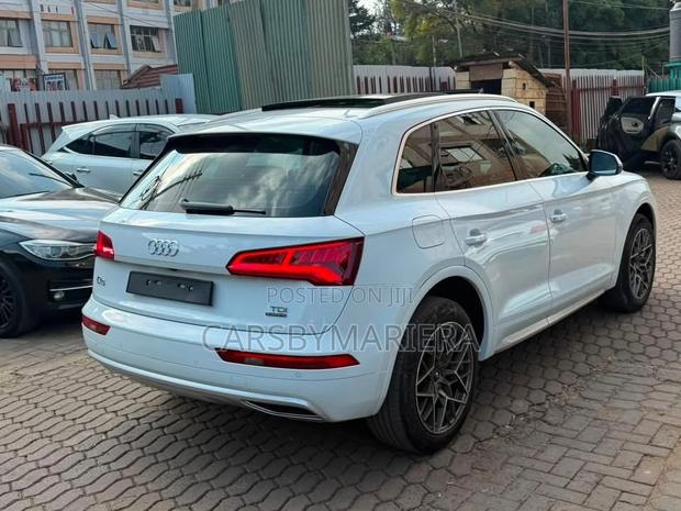 Audi Q5 2.0T Premium AWD quattro 2019 White