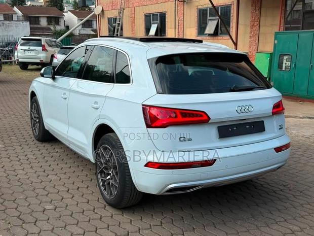 Audi Q5 2.0T Premium AWD quattro 2019 White