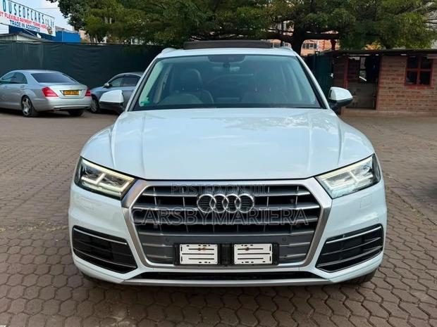 Audi Q5 2.0T Premium AWD quattro 2019 White