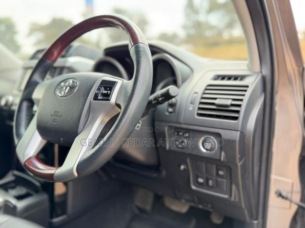 Toyota Land Cruiser Prado 2017