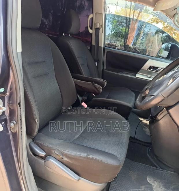 Toyota Voxy 2009 Blue