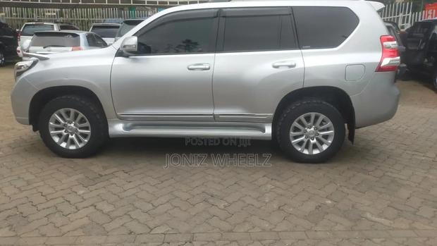 Toyota Land Cruiser Prado 2011 Silver