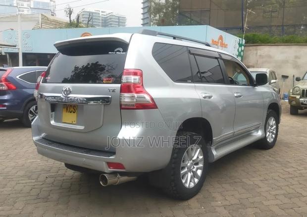 Toyota Land Cruiser Prado 2011 Silver