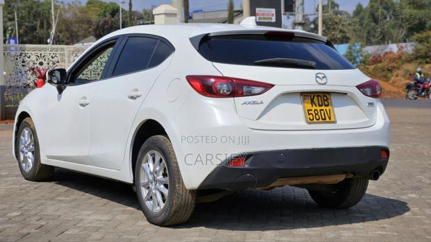 Mazda Axela SV Premium 2014 White