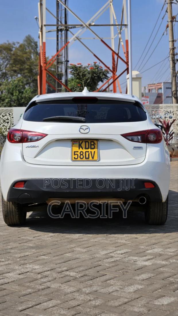 Mazda Axela SV Premium 2014 White