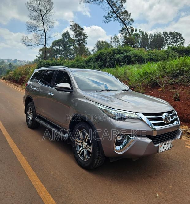 Toyota Fortuner 2.8 D AWD 2018 Brown