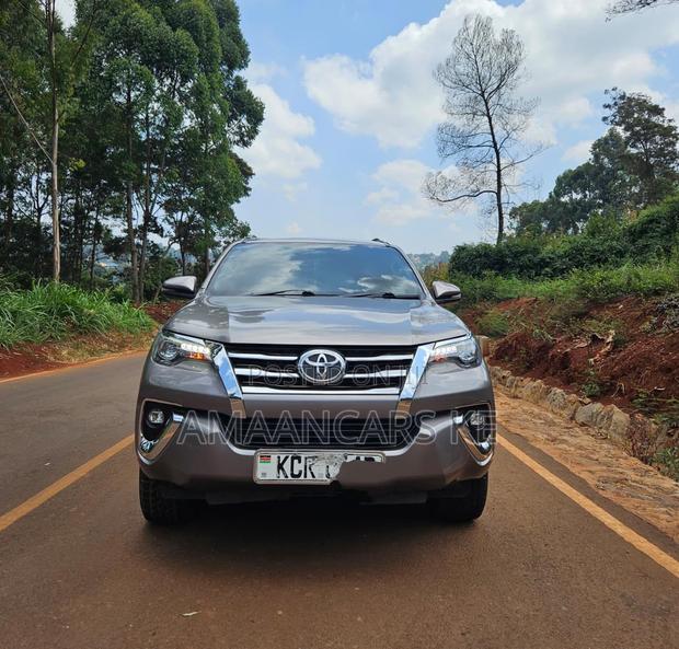 Toyota Fortuner 2.8 D AWD 2018 Brown