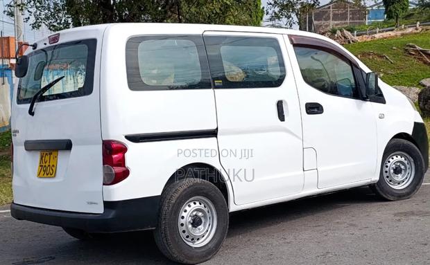 Nissan NV1500 2012 White