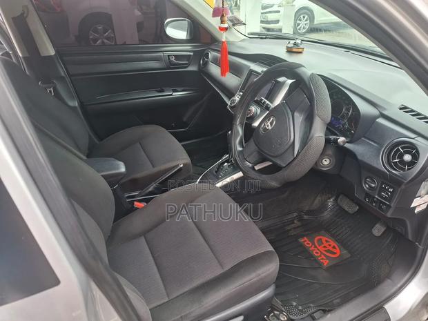 Toyota Corolla Fielder 2018 Silver