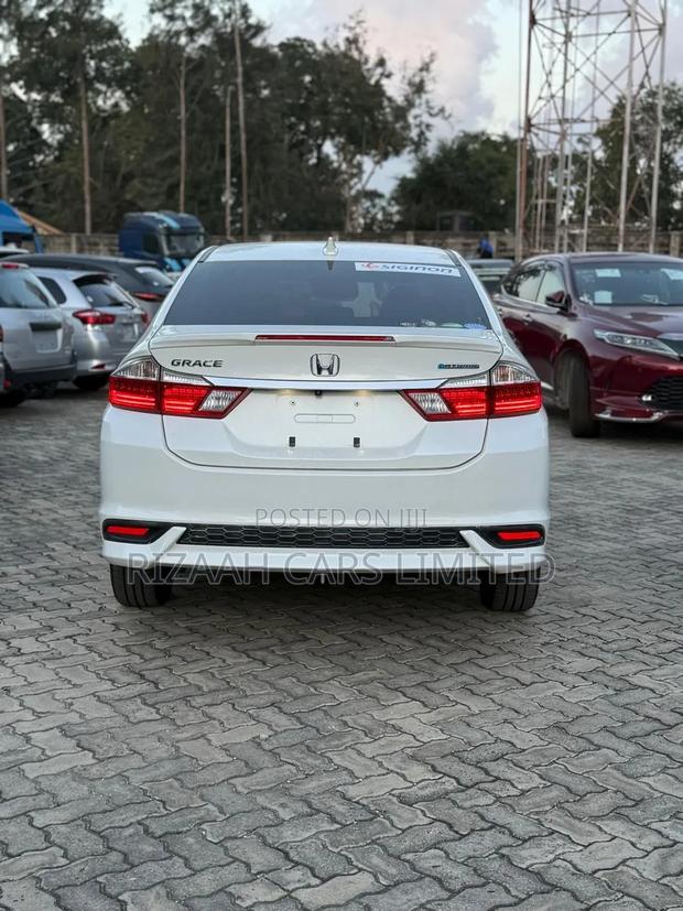 Honda Grace 2020 White