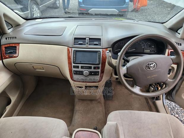 Toyota Ipsum 2008 Silver