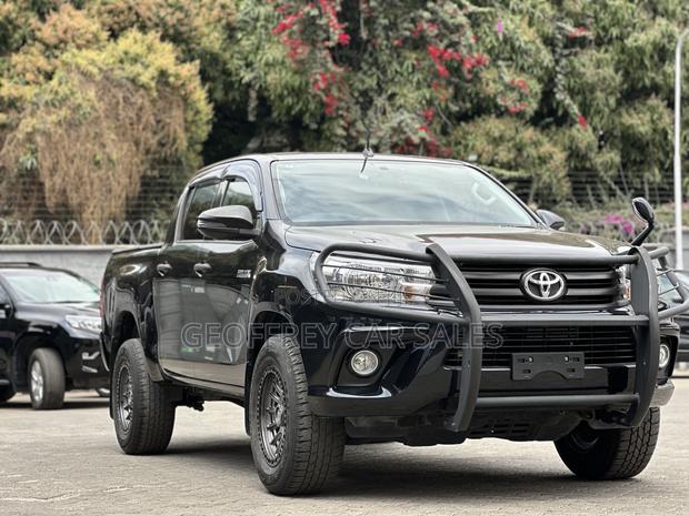 Toyota Hilux Revo Double Cab Deisel 2.4 RWD 2019 Black