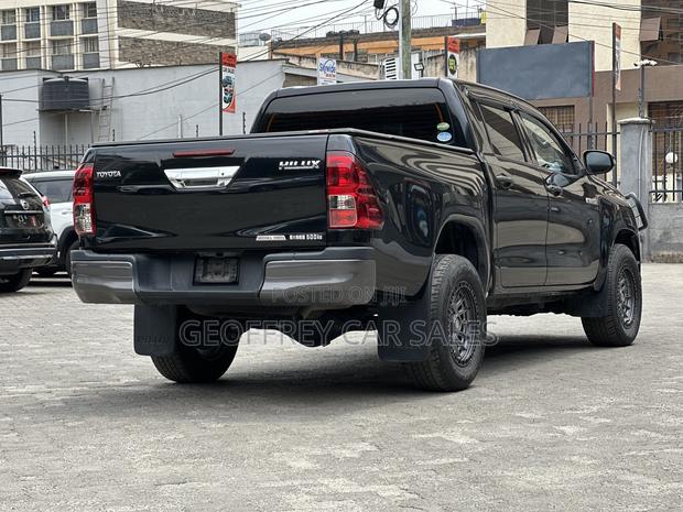 Toyota Hilux Revo Double Cab Deisel 2.4 RWD 2019 Black