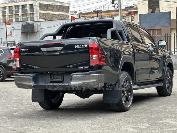Toyota Hilux 2.4 Diesel 2020 Black