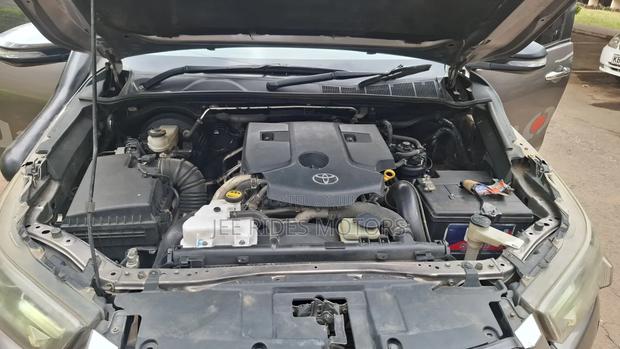 Toyota Hilux 2017 Gray
